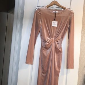 TD stunning velvet floor length dress